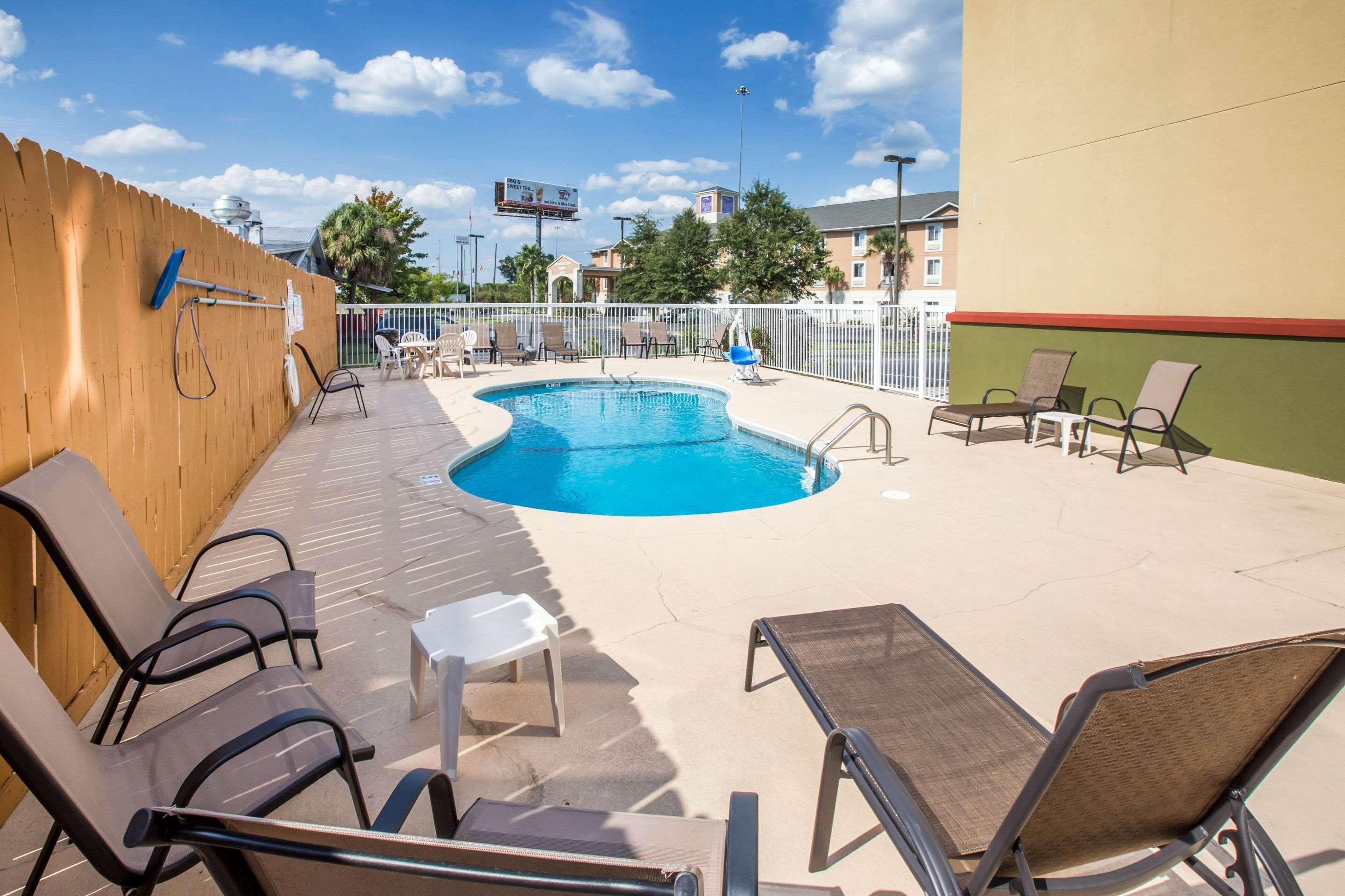 Econo Lodge Valdosta Eksteriør bilde